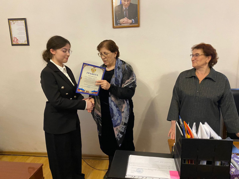 Конкурс исследовательских работ среди учащихся 8-10 классов "Вклад моей семьи в историю района"..