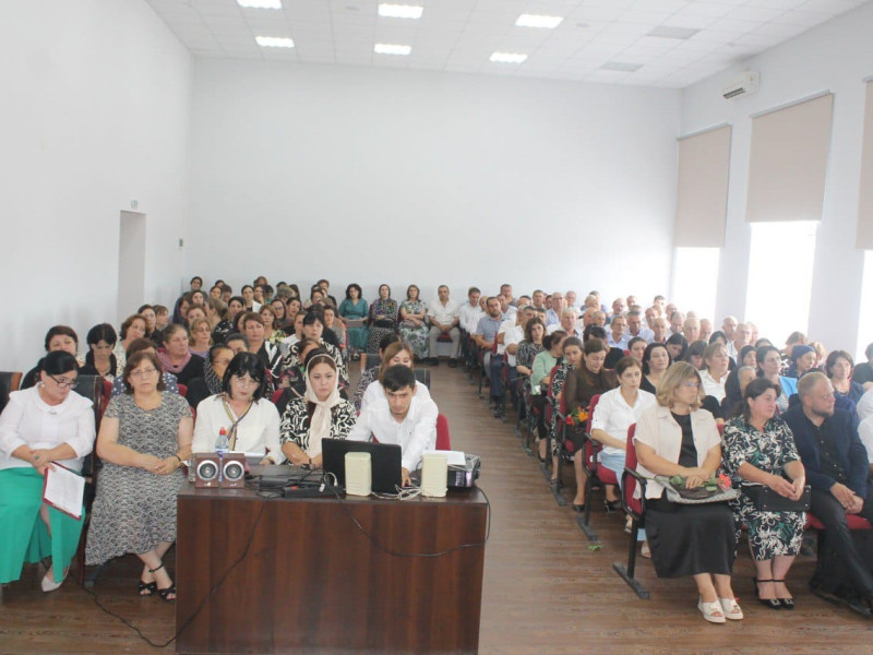 В Сулейман Стальском районе состоялось августовское совещание.